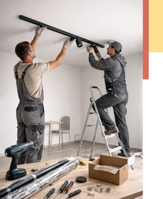 Установка трековых светильников в натяжной потолок в Боровичах от 4378 руб. | ОТДЕЛОЧНИК-Брв